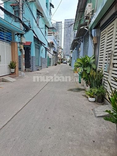 Nhà nhỏ xinh, hẻm xe hơi quận 7, chỉ nhỉnh 6 tỷ