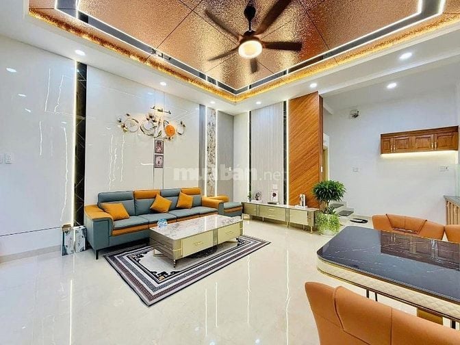 Nhà đẹp 4 tầng kế sân bay Tân Sơn Nhất - 44m2 giá 2tỷ780 đường Yên Thế