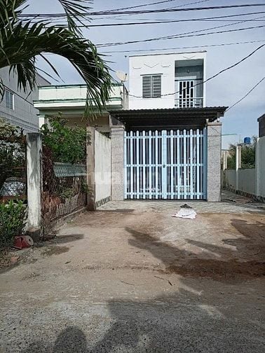 Nhà đẹp mới xây dựng ngay chợ Bình Chánh giá rẻ SHR hỗ trợ ngân hàng