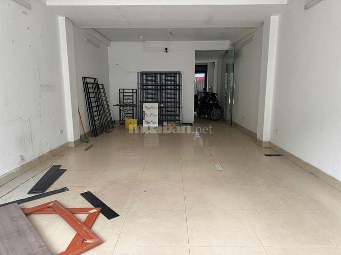 Cho thuê 2 tầng mặt phố Phương Mai 70m2 x 2T, MT 4.5m, thông, riêng
