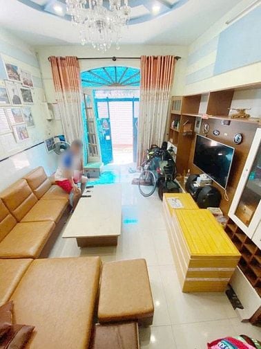 Nhà nguyên căn hẻm xe hơi, cách mặt tiền 1 căn nhà Nguyễn V Đậu, BT