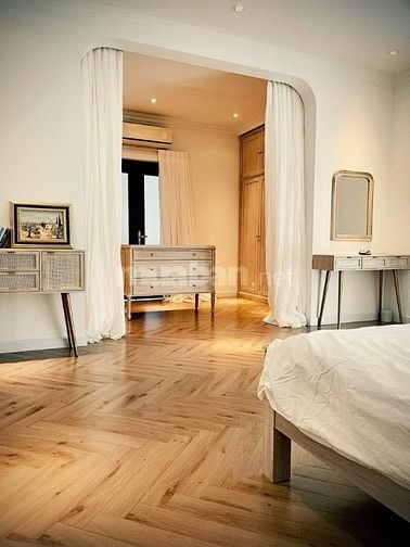 Bán BT 5PN 6WC 305m2 tại Nguyễn Văn Hưởng, Thảo Điền, Q2, HCM chỉ với 
