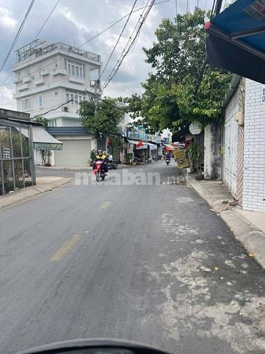 nhà mặt tiền kinh doanh chính chủ ngay siêu thị emart 2