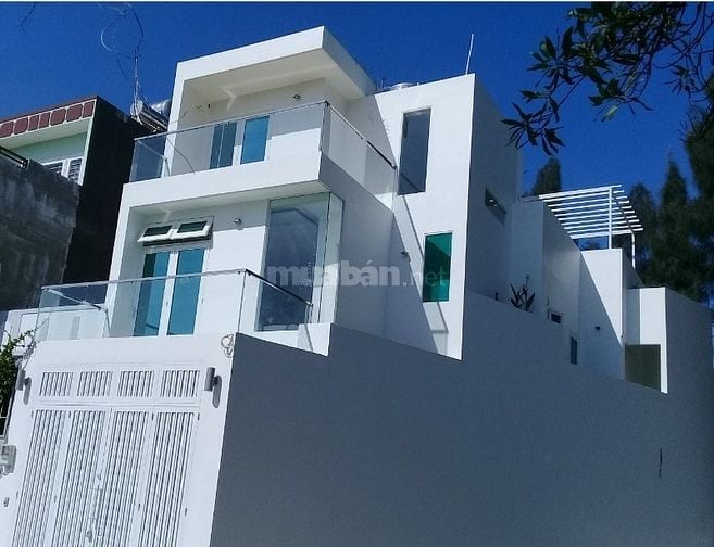 NHÀ LIÊN PHƯỜNG 3 MẶT TIỀN, 3 TẦNG, SỔ HỔNG 84m2, KẾ GLOBAL Q.9