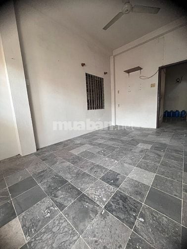 CHO THUÊ PHÒNG TRỌ 40M2 - TẦNG 1 NHÀ MẶT TIỀN. (Không chung chủ)