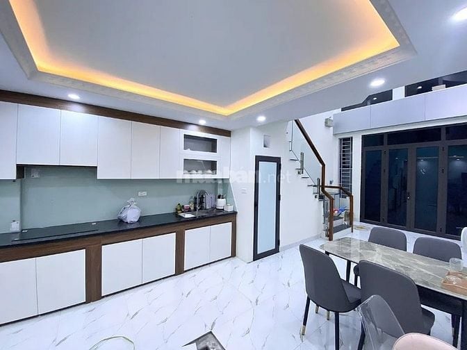 Bán nhà 5 tầng Tựu Liệt, 38m2 mặt tiền 4m, giá 6.15 tỷ