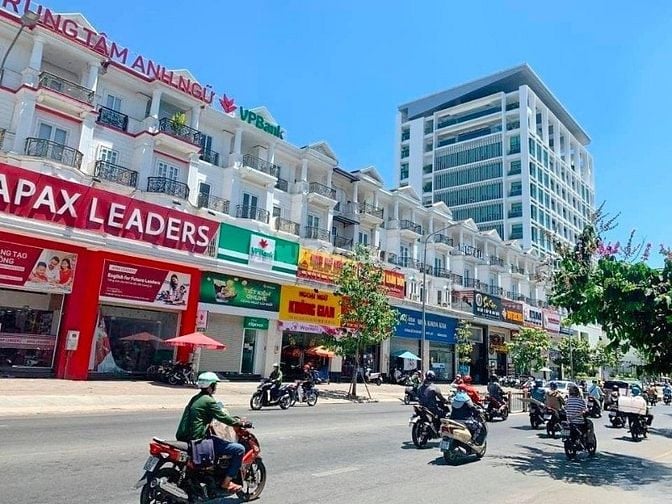 Bán nhà MT Phần Văn Trị Phường 10 Quận Gò Vấp ( Ngay Ngã 4 Nguyễn Oanh