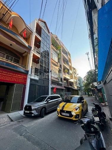 Bán chdv cộng hòa p4 ngay lăng cha cả 12pn 12wc