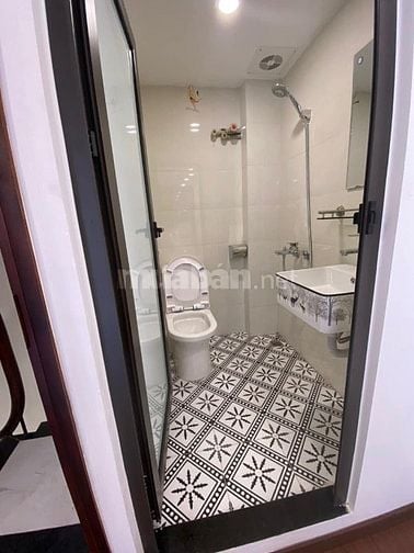 GẤP nhà đẹp ngõ Hồng Hà, giá 8.5 tỷ, 30m2x5T, KD, ô tô đỗ