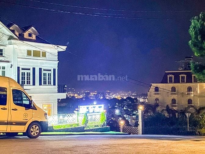 Giá rẻ 1/2 - 2500m2 Đồi Huy Hoàng P8 Đà Lạt, ngang rộng, đường nhựa