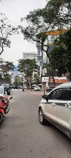 Bán đât tặng nhà 3 tầng, trung tâm Cầu Giấy, Hà Nội