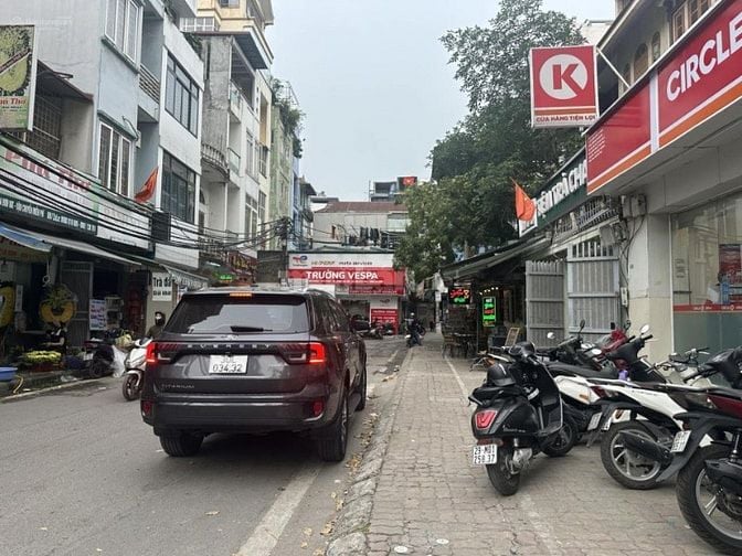 Bán nhà mặt phố Đội Nhân quận Ba Đình diện tích 102m2