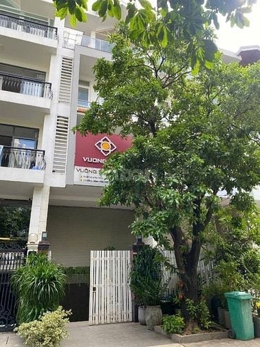 Bán nhà phố kdc Him Lam Phường Tân Hưng Quận giá 27 tỷ