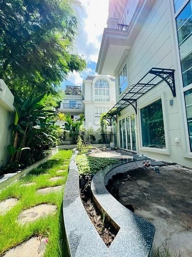 Bán biệt thự King Crown Thảo Điền, 298.9m² đất, full nội thất cao cấp