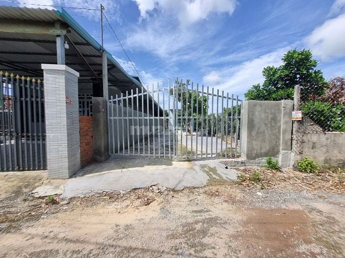 390m2 Nhà và đất. Gần cổng chính KCN Phước Đông. 1,15 tỷ 