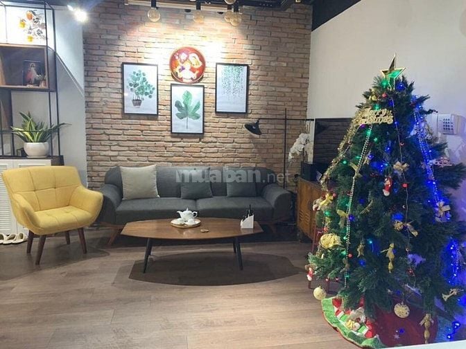 Gia đình bán căn góc CC Phúc Thịnh Q.5. DT 65m2 2P, 2WC, SH. Giá bán 2