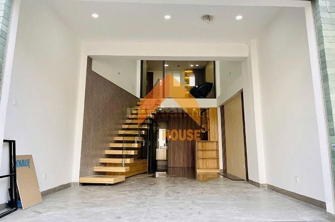 MB CẦU SG Q2 CÓ LỬNG SIÊU XINH PHONG CÁCH HIỆN ĐẠI PHÙ HỢP Ở VÀ LÀM VP