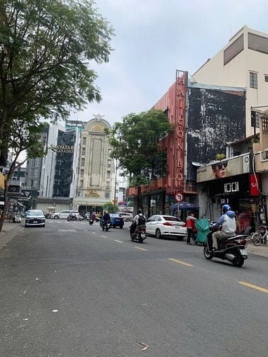 Bán nhà Mặt Tiền Hoàng Hoa Thám, dt 5 x 30m, cấp 4, giá 20.5 tỷ thương
