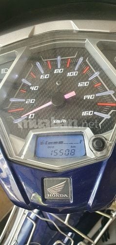 Xe tay ga Air Blade màu xanh bạc.