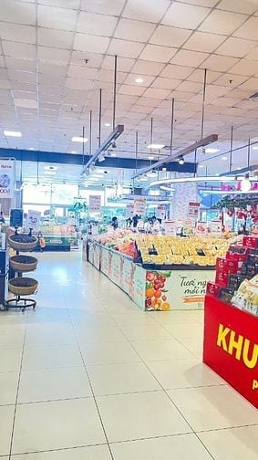 CẦN TUYỂN GẤP 3 NỮ NHÂN VIÊN BÁN HÀNG,TẠP VỤ SIÊU THỊ TẠI TP HCM.