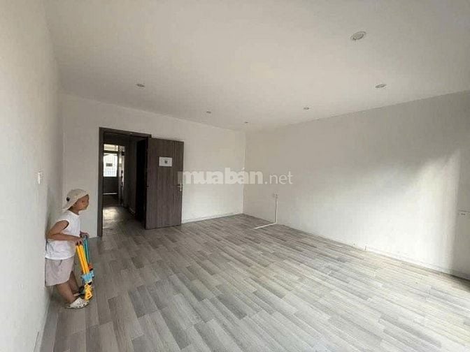 Cần thuê 1 phòng học tầm 30m2 gần 36 Nguyễn Phước Lan. LH: 0767450777