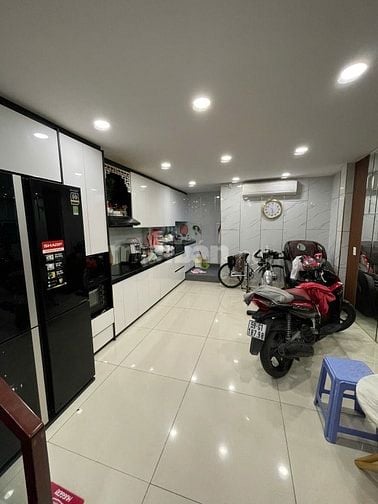 Nhà Ngay Hòa Bình, Giáp Q.11, Hẻm 6M Thông, 52M2, 3 Tầng, Chỉ Hơn 5 Tỷ