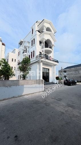 BÁN BIỆT THỰ MẶT ĐƯỜNG QUẬN ĐỒ SƠN CHỈ 6.9 TỶ S=420m2 SỬ DỤNG