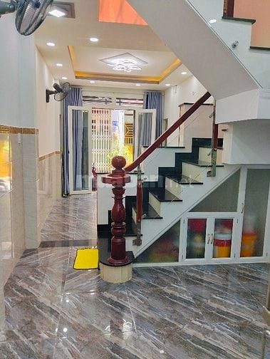 NHÀ ĐẸP VÀO O NGAY , TẶNG LẠI TOÀN BỘ NỘI THẤT ,HẺM XE HƠI  