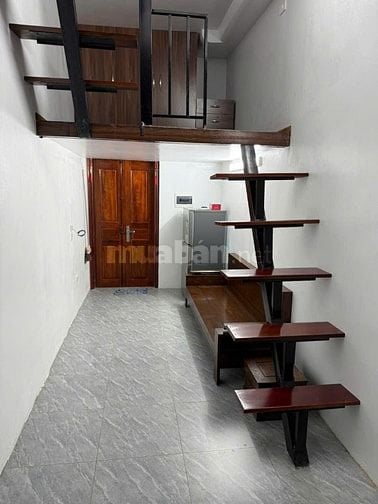 Bán nhà mặt phố cổ tầng 2, nhà mới cải tạo, phù hợp 2-3 người sử dụng