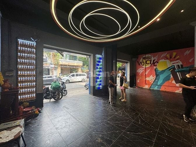 Cho thuê nhà mặt phố Hàng Bún 140m2 x 3 tầng, mặt tiền 10m, thông sàn