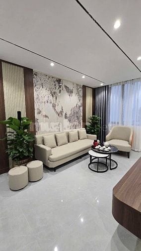 Nhà Đẹp Kinh Doanh, Thang Máy, Văn Chương 25m, 5 tầng, mt4.5m, 7.79 tỷ