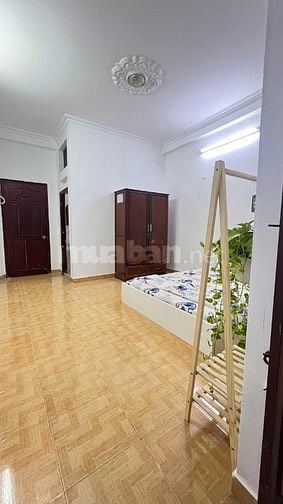 Phòng ban công mới Full nội thất cao cấp, Giá Tốt 4tr3 hơn 40m2