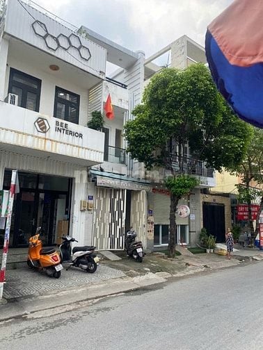 Mặt tiền hà thị đất gầ trường học DT:4x22 trệt 3 lầu vị trí cực đẹp