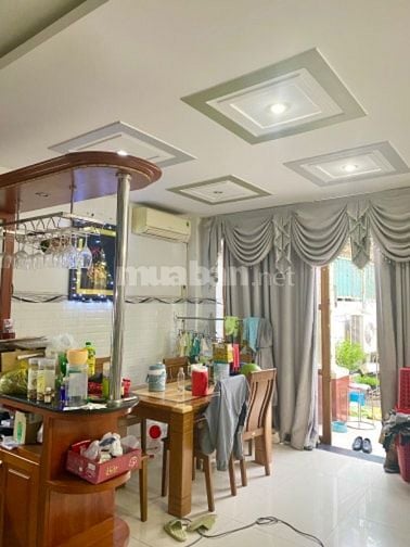 Bán nhà Huỳnh Tấn Phát P. Tân Phú Quận 7 DT 123m2 3 tầng giá 5 tỷ 99