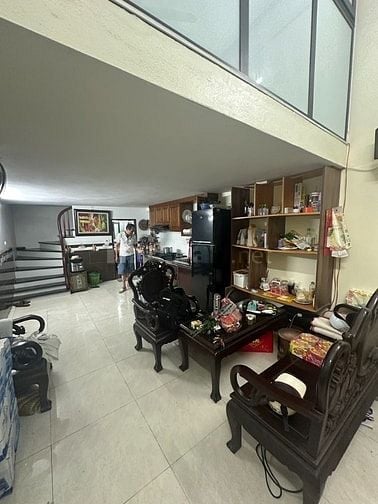 RẤT HIẾM-HƠN 6TỶ-40m2 x 5TẦNG-NHÀ MỚI-2THOÁNG-1NHÀ RA ÔTÔ-PHỐ HỒNG MAI