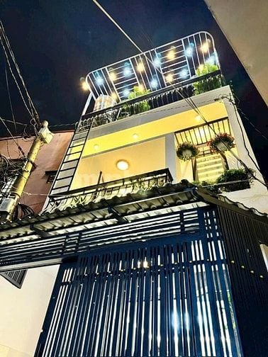 51m2! Giáp sân bay! Oto đỗ cửa! Bán nhà Quang Trung, P10. Ngay Vincom.