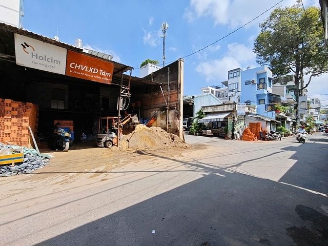 Chính chủ bán rẻ nhà mặt tiền trung tâm