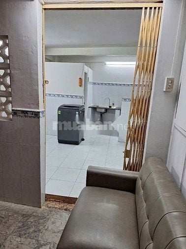 Cho thuê nhà hẻm 4m (XH) Trần Quốc Toản, P.V.T.Sáu, Q.3 giá 14tr