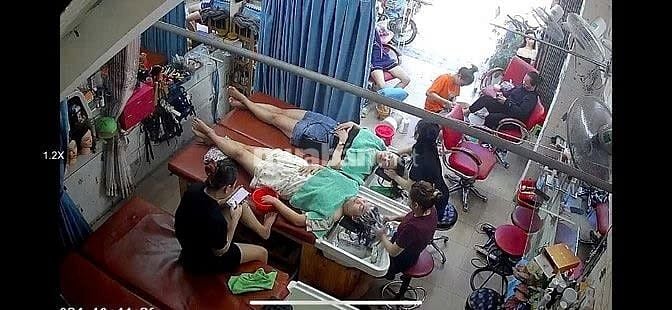 Cần tuyển gấp 2 thợ phụ nữ yêu cầu biết gội đầu, làm móng phụ hóa chất