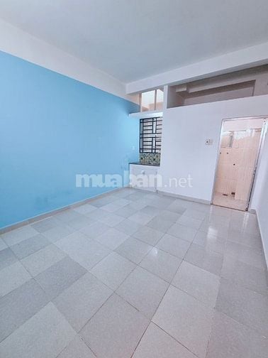 Phòng ngay Lê Văn Việt, ngã 3 Mỹ Thành, 17m2, thoáng mát, an ninh