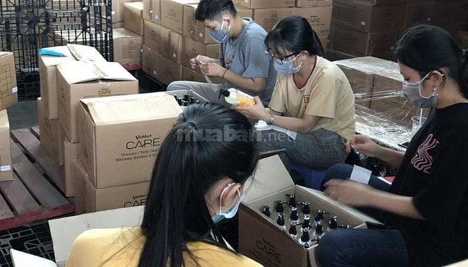 Sang Cần Vài Bạn Phụ Việc Đóng Và Giao Hàng