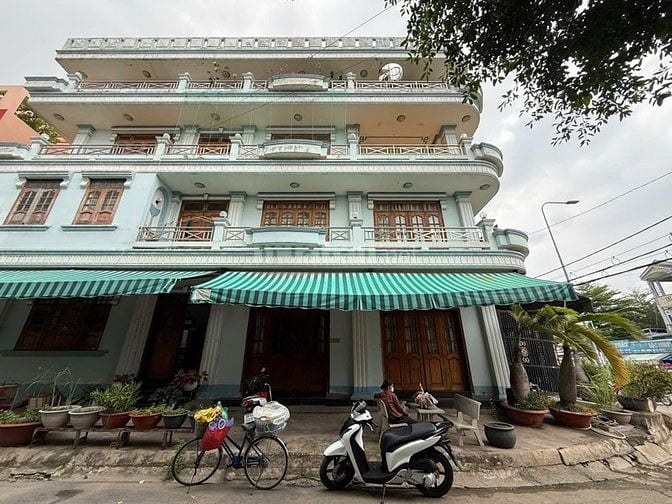 Cho thuê góc 2 mặt tiền Lê Cơ 