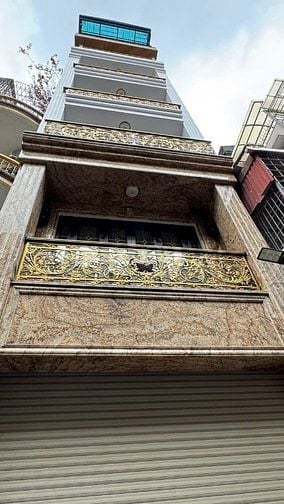 Bán Nhà 8 Tầng Thang Máy Giảng võ 50m mt 5 m oto sân rộng 26,6 tỷ.