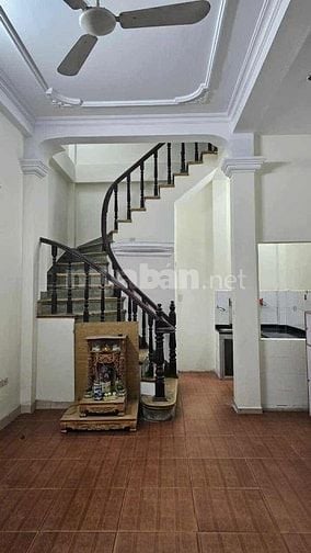Cho Thuê NR Tại Quận Đống Đa,35M2x4,3PN,4WC,Ở GĐ hoặc Nhóm Kết Hợp KDO