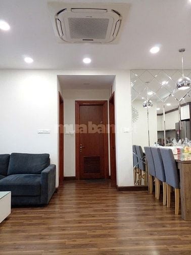 Cần bán nhanh căn 3 ngủ Goldmark City-full nội thất, ban công Đông Bắc