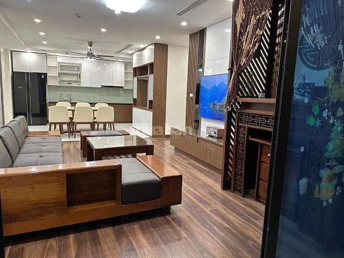 Chính chủ nhờ bán căn hộ chung cư cao cấp dự án 136 Hồ Tùng Mậu 145m2,