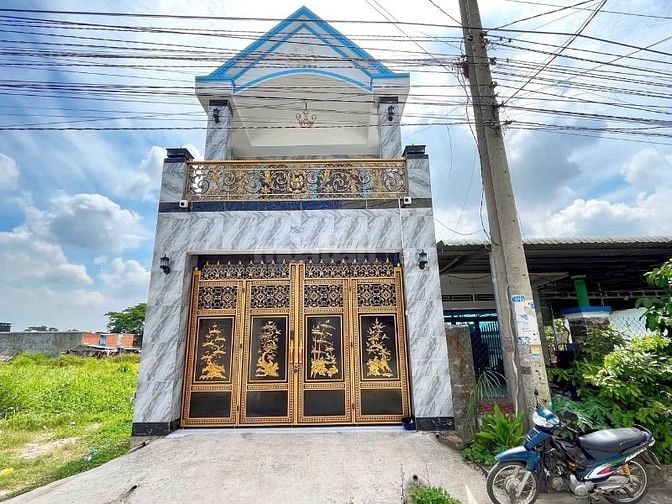 Bán căn nhà Quốc lộ 50 đi vào, 850 tr, sổ sách đầy đủ 