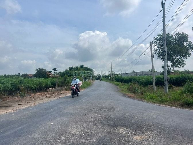 167m2 thổ cư. Đường nhựa. Gần cổng KCN. 800tr còn TL 