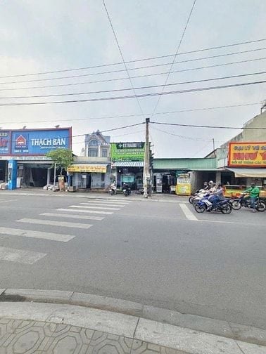 Bán nhà gấp mặt tiền đường Trần Hưng Đạo phường Đông Hòa TP Dĩ An 