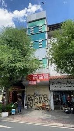 Bán nhà mặt tiến Lê Thánh Tôn Q1